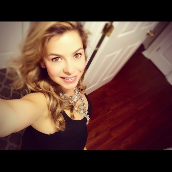 Profile Picture of Izabella Mazzenga (@artk777) on Poshmark
