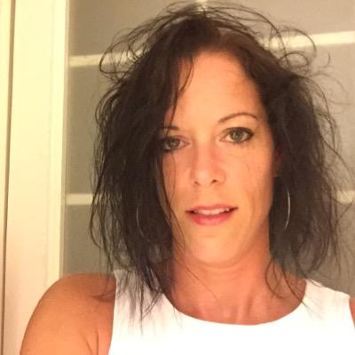 Profile Picture of Shelley Crooks (@shelleylcrooks) on Twitter