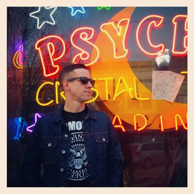 Profile Picture of Stephen Milton (@SalsaOnPants) on Twitter