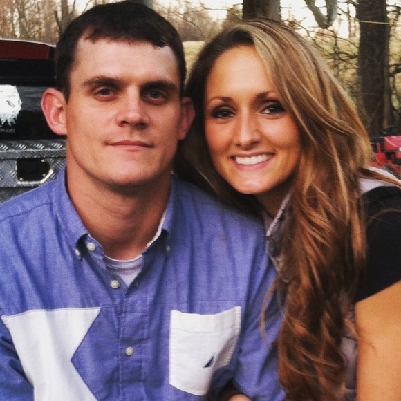 Profile Picture of Tara Gibbs (@23trixy32) on Poshmark
