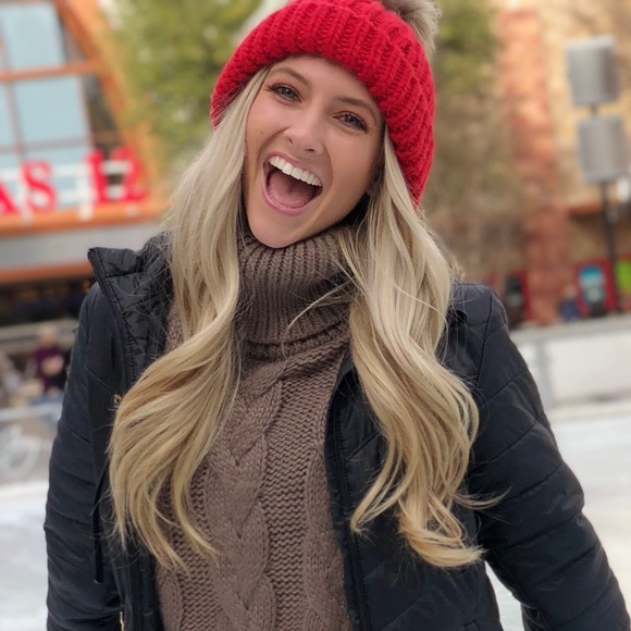 Profile Picture of Hailey Stephens (@haileyleann_2) on Poshmark