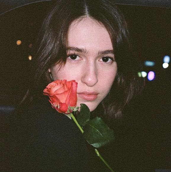 Profile Picture of Ellis Clare (@elliscjennings) on Poshmark