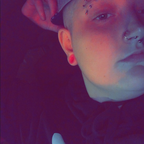 Profile Picture of Chase Gunter (@chasegunter) on Poshmark