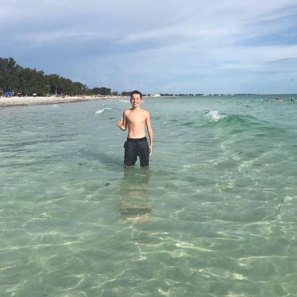 Profile Picture of João pedro Bernabe (@joao_pedro) on Poshmark