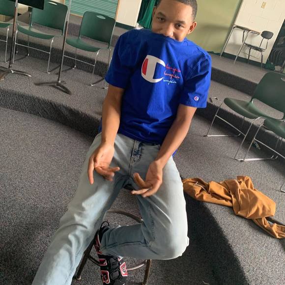 Profile Picture of Édŵãrd Mçgéè (@xxkidd23xx) on Poshmark