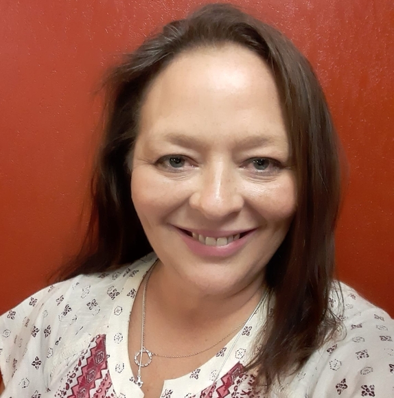Profile Picture of Connie Barnes (@conniebarnes265) on Poshmark