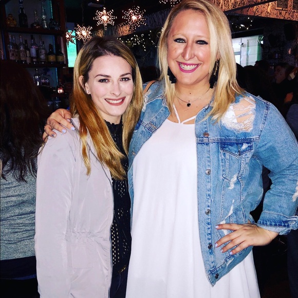 Profile Picture of Erin Tobin (@erintobin) on Poshmark