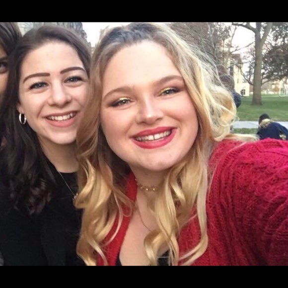 Profile Picture of Madalyn Steinmiller (@msteinm5) on Poshmark