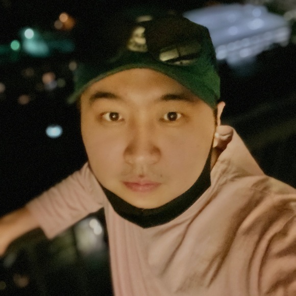 Profile Picture of Dong Jung (@dongjung) on Poshmark