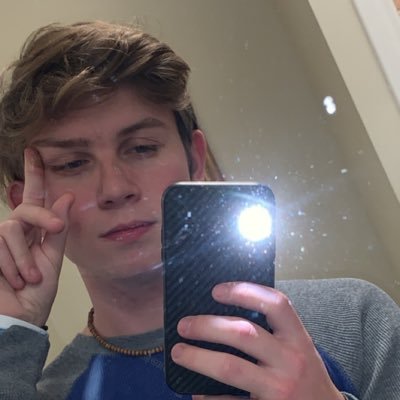 Profile Picture of Chicken  🐔 (@CarsonHuntHend1) on Twitter