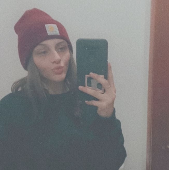 Savannah Marting - Poshmark Profile Picture of Savannah Marting (@savannahmarting) on Poshmark