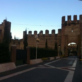 Profile Picture of Loretta Piccolo (@loretta.piccolo.1) on Facebook