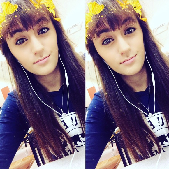 Tina Emini - Poshmark Profile Picture of Tina Emini (@omgb3e) on Poshmark