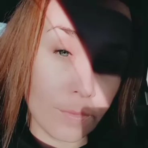 Profile Picture of Amy Adams nevels (@amyavion) on Poshmark