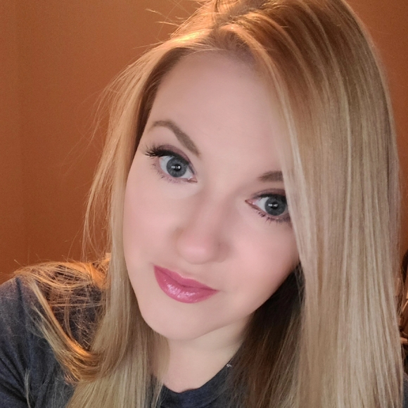 Profile Picture of Jade Clements (@jadec06) on Poshmark