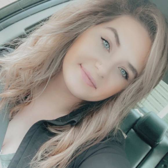 Profile Picture of Darcy Ipsen (@darcyipsen) on Poshmark