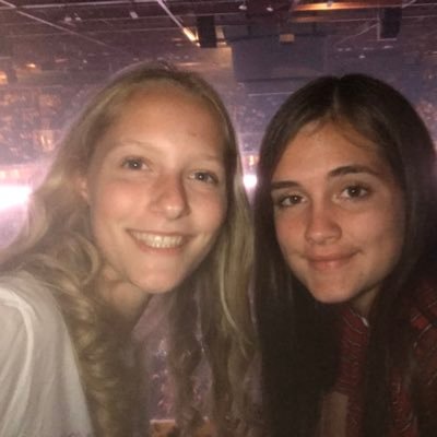 Profile Picture of Leah Krueger (@LeahKrueger17) on Twitter