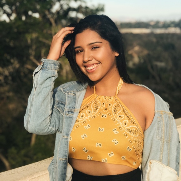 Profile Picture of Melina Jimenez (@meeelina_j) on Poshmark