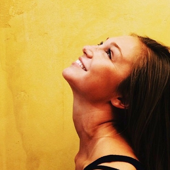 Profile Picture of Melanie Heath (@melanie_paxton) on Poshmark