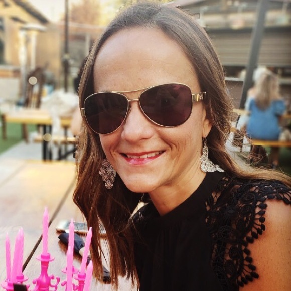 Profile Picture of Amy Taber (@phlyinmama) on Poshmark