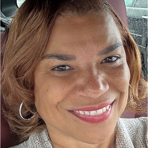 Profile Picture of Joyce Conley (@joyceconley00) on Poshmark