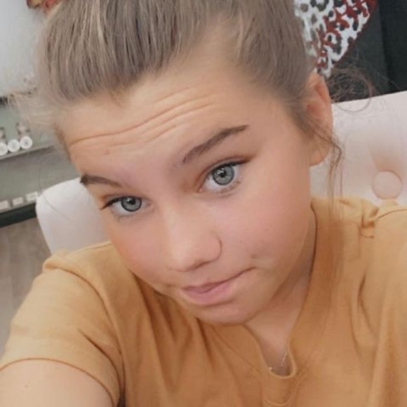 Profile Picture of Jaelynn Doiron (@jaelynndoiron) on Poshmark