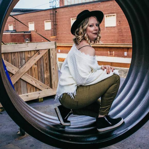 Profile Picture of Kelsey Champney (@kchamp37) on Poshmark