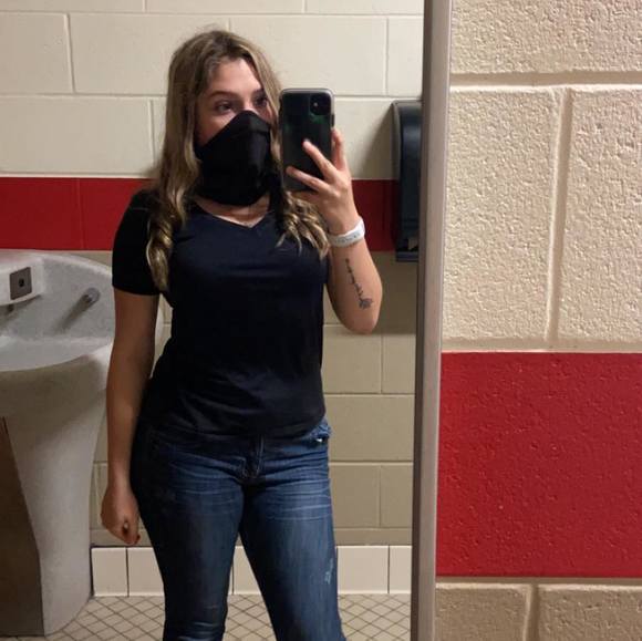 Profile Picture of Kimberly Daniel (@kimberly2021) on Poshmark