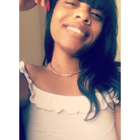 Profile Picture of Kkaäyy Dontask (@kkkaaayyyynel) on Poshmark