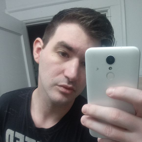 Profile Picture of Steven Deakins (@hypegeist) on Poshmark