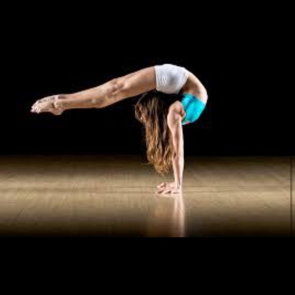 Profile Picture of Isa Peperas (@unique_gymnast) on Poshmark