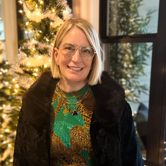 Profile Picture of Christina Garbrick (@cgarbrick) on Poshmark