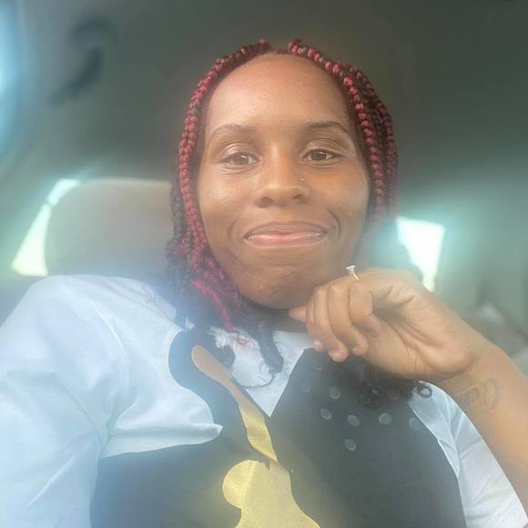 Profile Picture of Latoya Sifford (@latoyasifford) on Poshmark