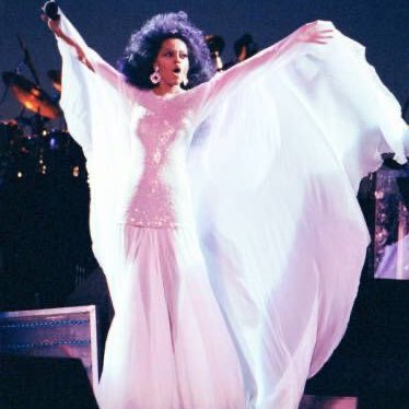 Profile Picture of We Love Ms. Ross! (@DianaRossFans) on Twitter