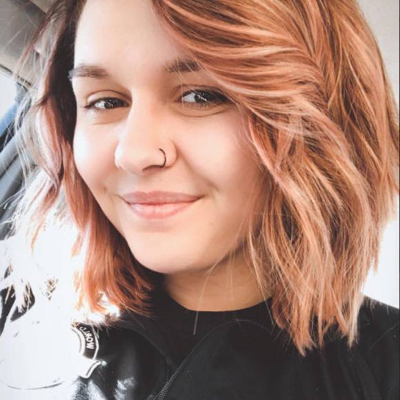 Cora Jensen - Poshmark Profile Picture of Cora Jensen (@cora_jensen) on Poshmark