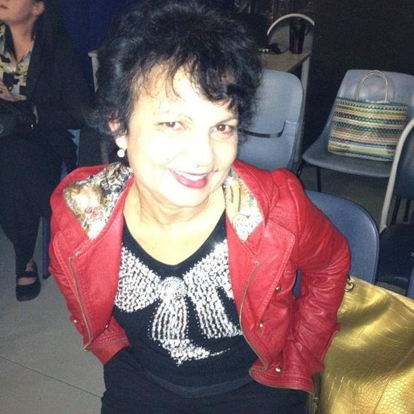 Profile Picture of Cecile Salter (@cecilesalter) on Poshmark