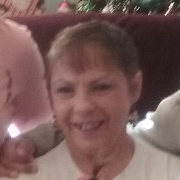 Frankie Turner - Poshmark Profile Picture of Frankie Turner (@dianadew) on Poshmark