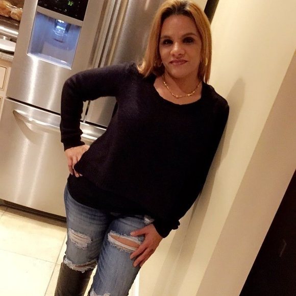 Profile Picture of Yesenia Cabrera (@yycabrera) on Poshmark