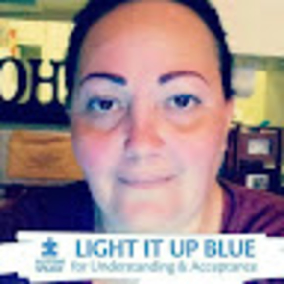 Profile Picture of Elizabeth Matos (@elizabethmat593) on Poshmark