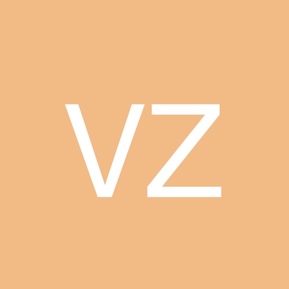 Profile Picture of Victor Zwinklis (@zwinklis) on Poshmark