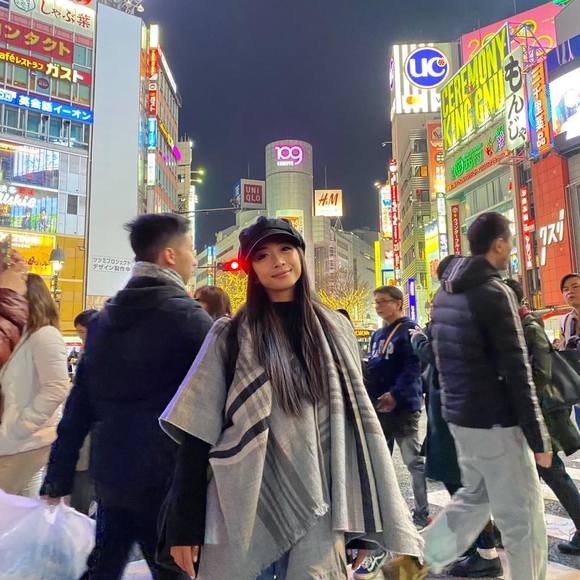 Profile Picture of Kim Cordero (@corderokim) on Poshmark