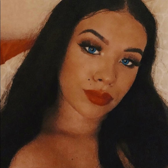 Juliet Pagani - Poshmark Profile Picture of Juliet Pagani (@julietpagani) on Poshmark