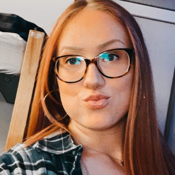 Profile Picture of Kelsey Domagala (@kelseydomo) on Poshmark