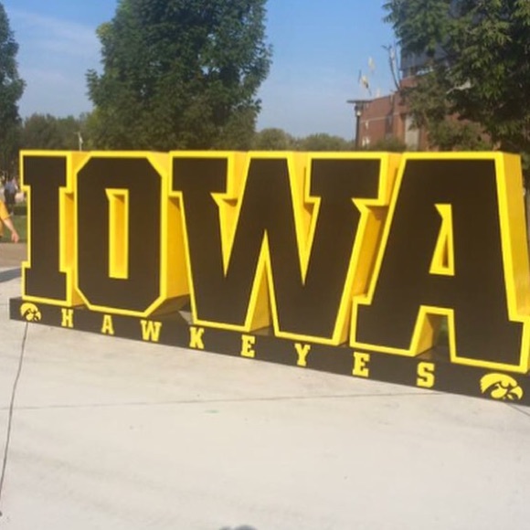 Profile Picture of Madi Posusta (@madiposusta_) on Poshmark