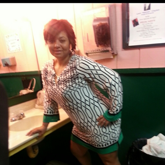 Profile Picture of Robin Yarbrough (@ryarbrough77) on Poshmark