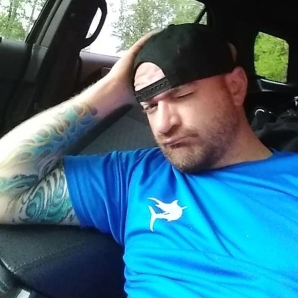 Profile Picture of Jesse Cook (@jessecook785) on Poshmark