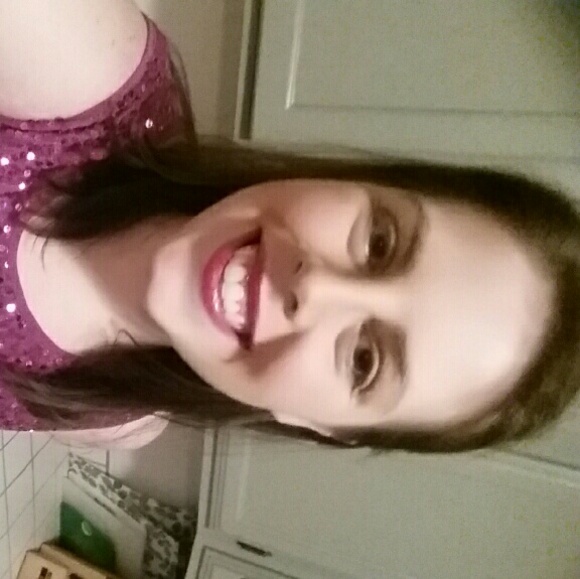 Profile Picture of Carolyn Butera (@cbutera40) on Poshmark