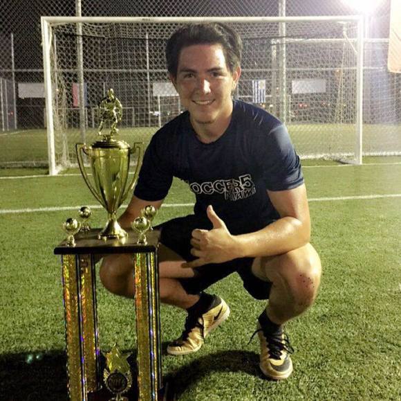 Profile Picture of Dony Basagoitia (@dbsobepe) on Poshmark