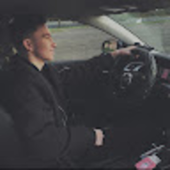 Profile Picture of Eric Werner (@edricweaver15) on Poshmark