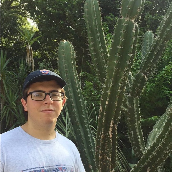 Profile Picture of Ryan Calascione (@ryancala) on Poshmark